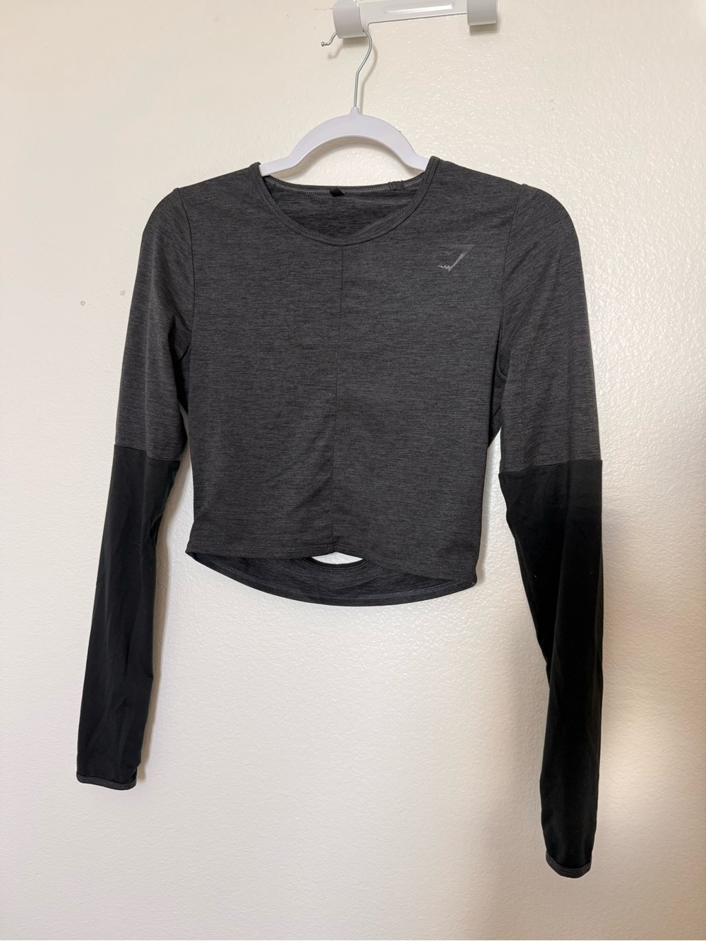 Nikki Blackketter x Gymshark Charcoal & Black Long Sleeve Cropped Top